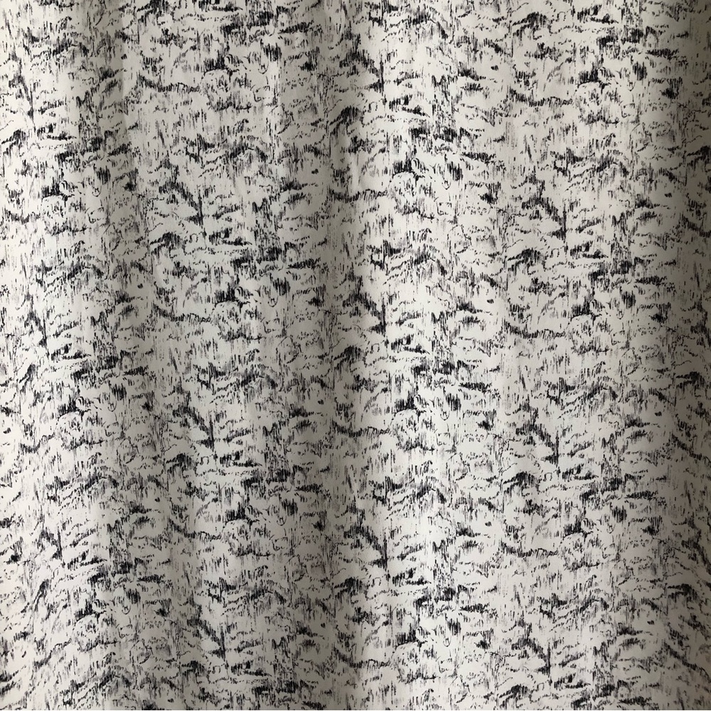 Lila Rose Black and White Shift Dress - Picture 5 of 5